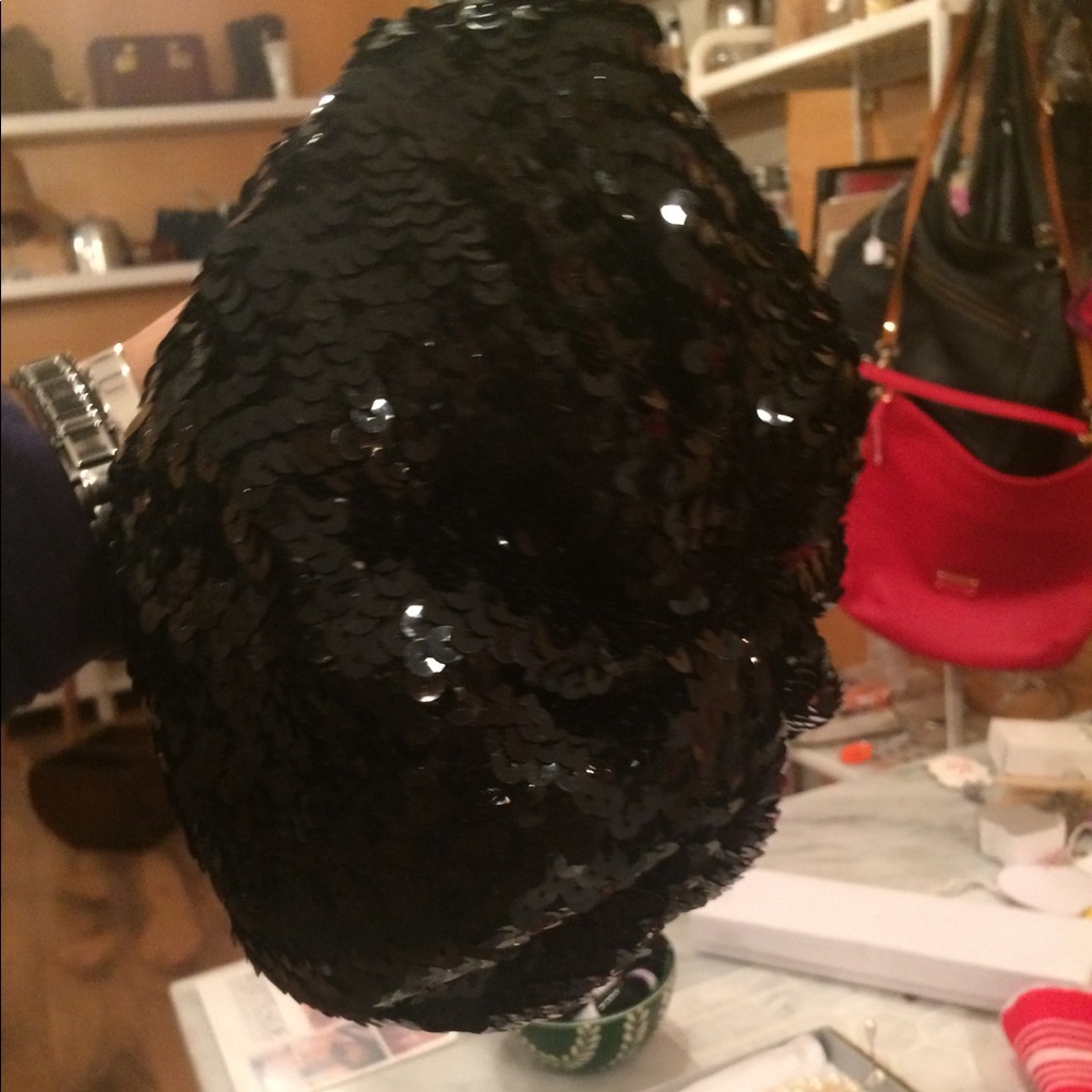 Like new sequence black sparkly slouchy hat beret.